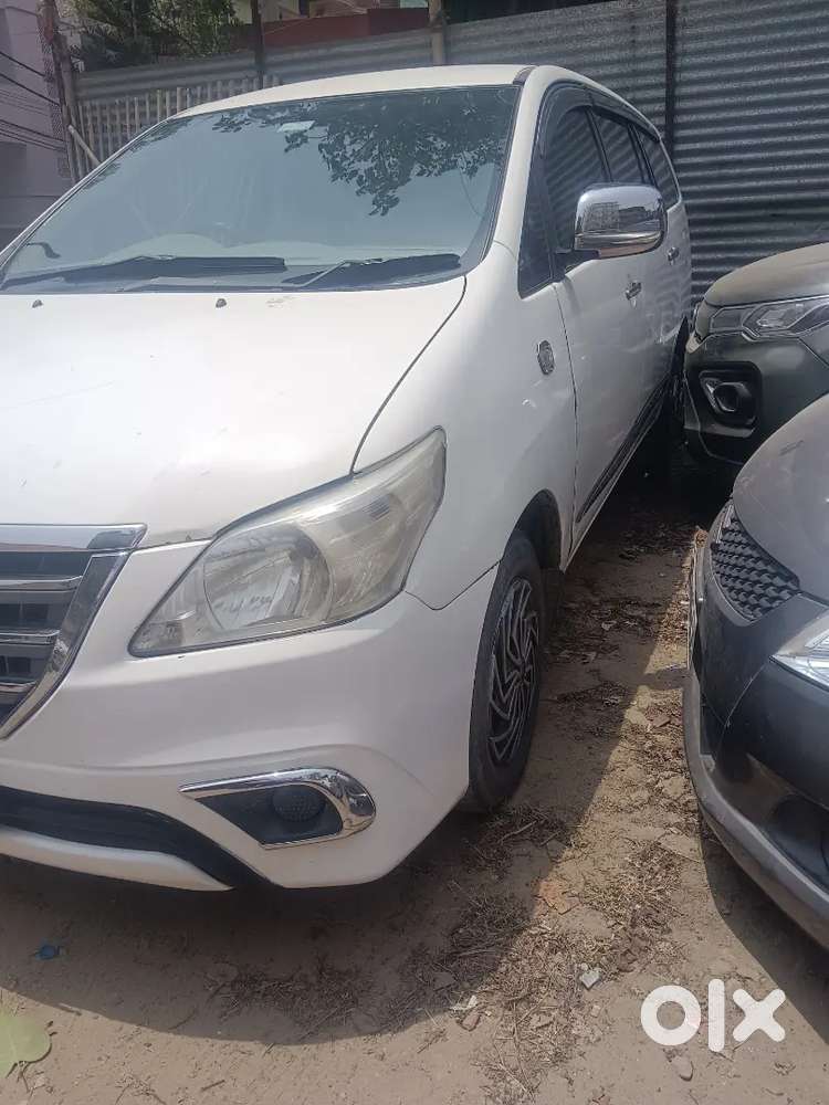 Toyota Innova 2012