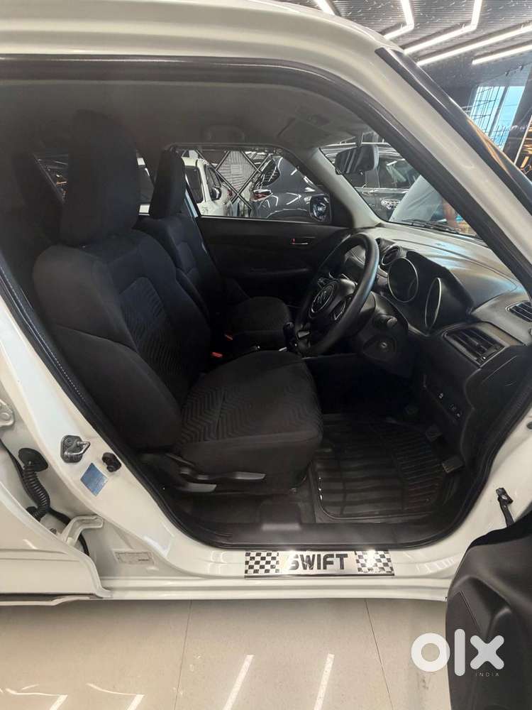 Maruti Suzuki Swift Vvt Vxi, 2021, Petrol