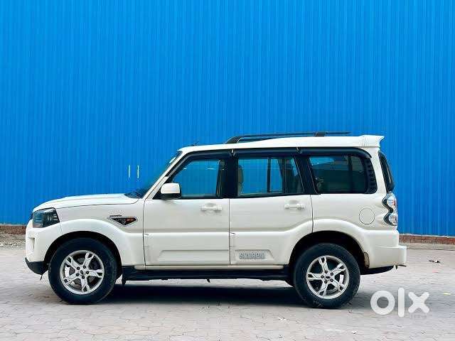 Mahindra Scorpio Diesel 2015