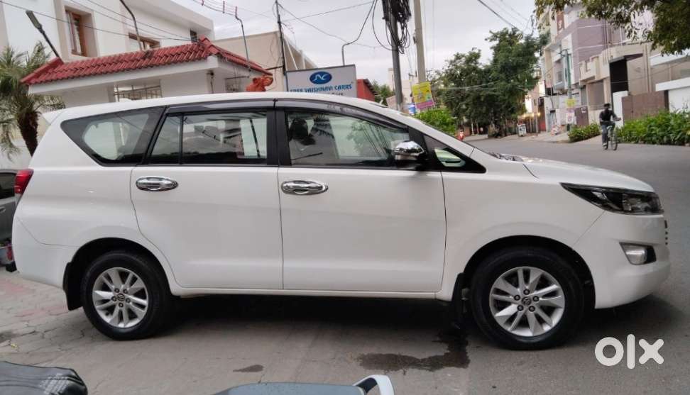 Toyota Innova Crysta 2.4 G Mt 8s, 2016, Diesel