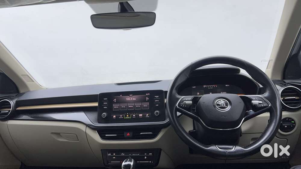 Skoda Slavia Style 1.0l Tsi At, 2023, Petrol