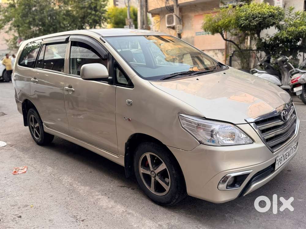Toyota Innova 2.5 G (diesel) 8 Seater, 2012, Diesel
