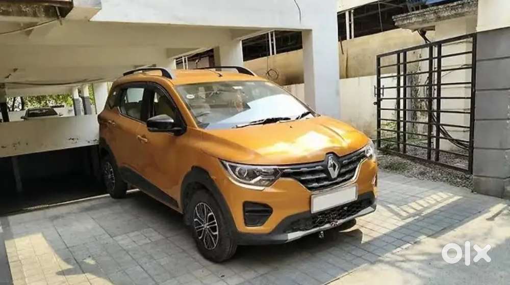 Am Selling My Car Which Is In Brand New 7 Seater