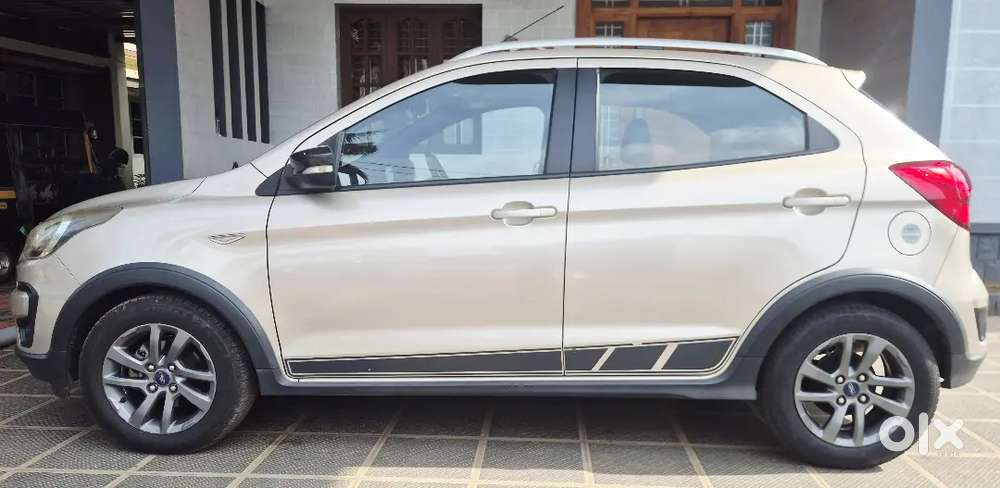 Excellent Condition Single Owner Car  Full Showroom Service
