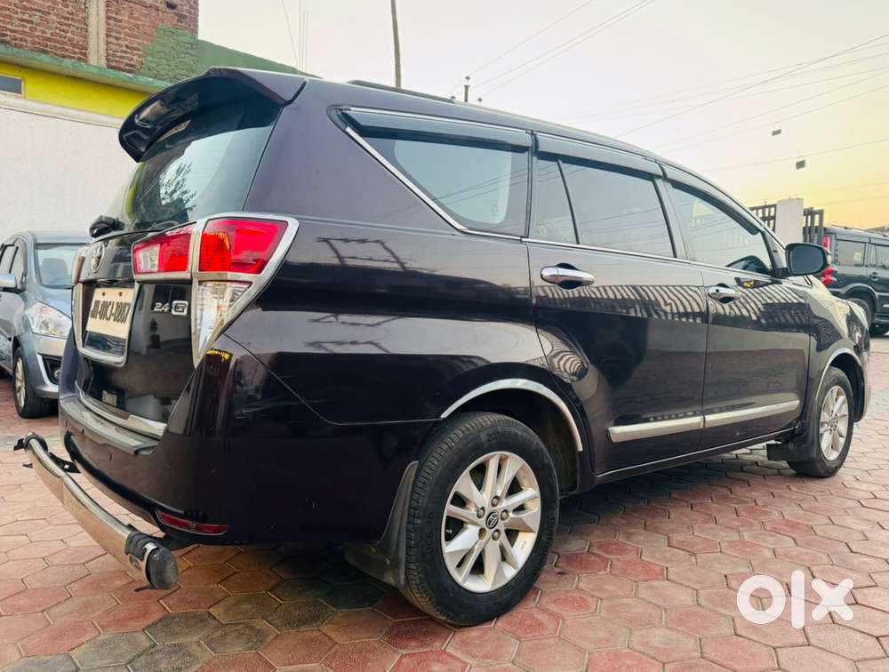 Toyota Innova Crysta 2.4 V 7 Str, 2017, Diesel