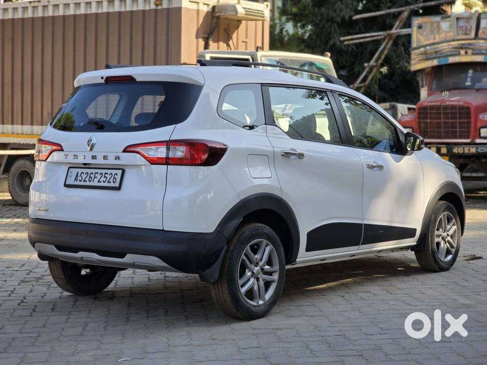 Renault Triber Rxz, 2023, Petrol
