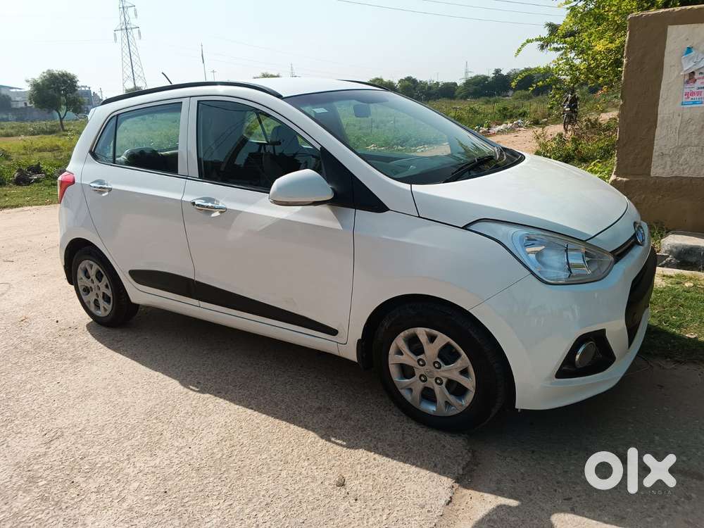 Hyundai I10 Sportz, 2015, Petrol