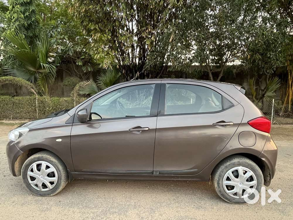 Tata Tiago 1.2 Revotron Xt (o), 2016, Petrol