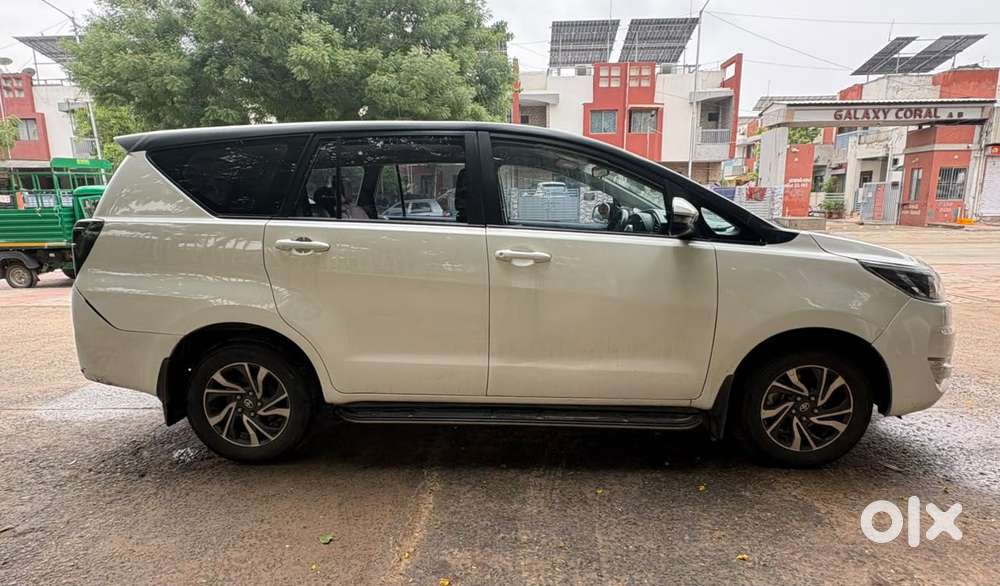 Toyota Innova Crysta 2.4 G Mt 8s, 2024, Diesel