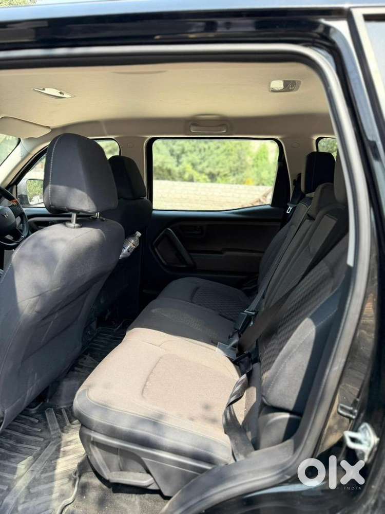 Scorpio N Z2 Petrol Black Colour
