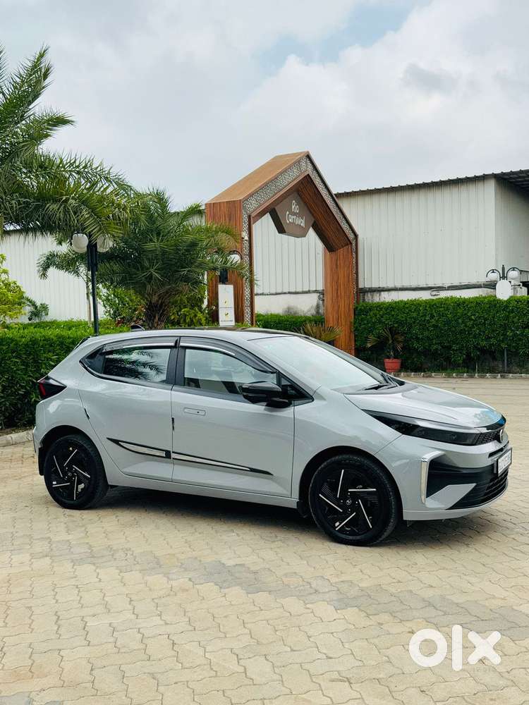 Tata Altroz Accomplished S Mt Diesel, 2025, Petrol