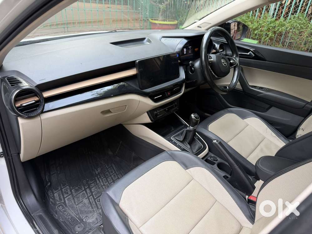 Skoda Slavia 1.0 Tsi Style At, 2022, Petrol