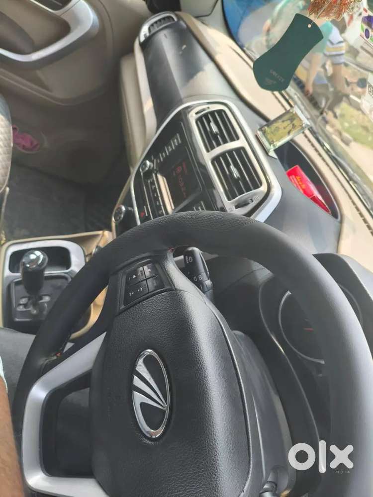 Mahindra Tuv 300 2017