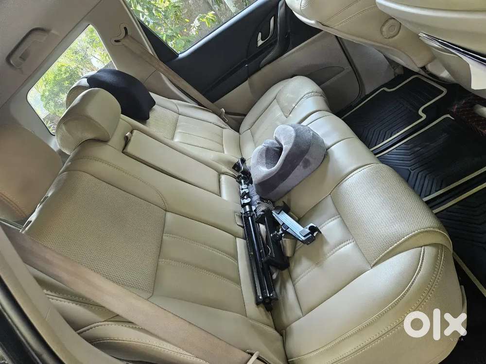 Xuv500, W6 Manual, 2017 Registered,napoli Black Colour.single Owned