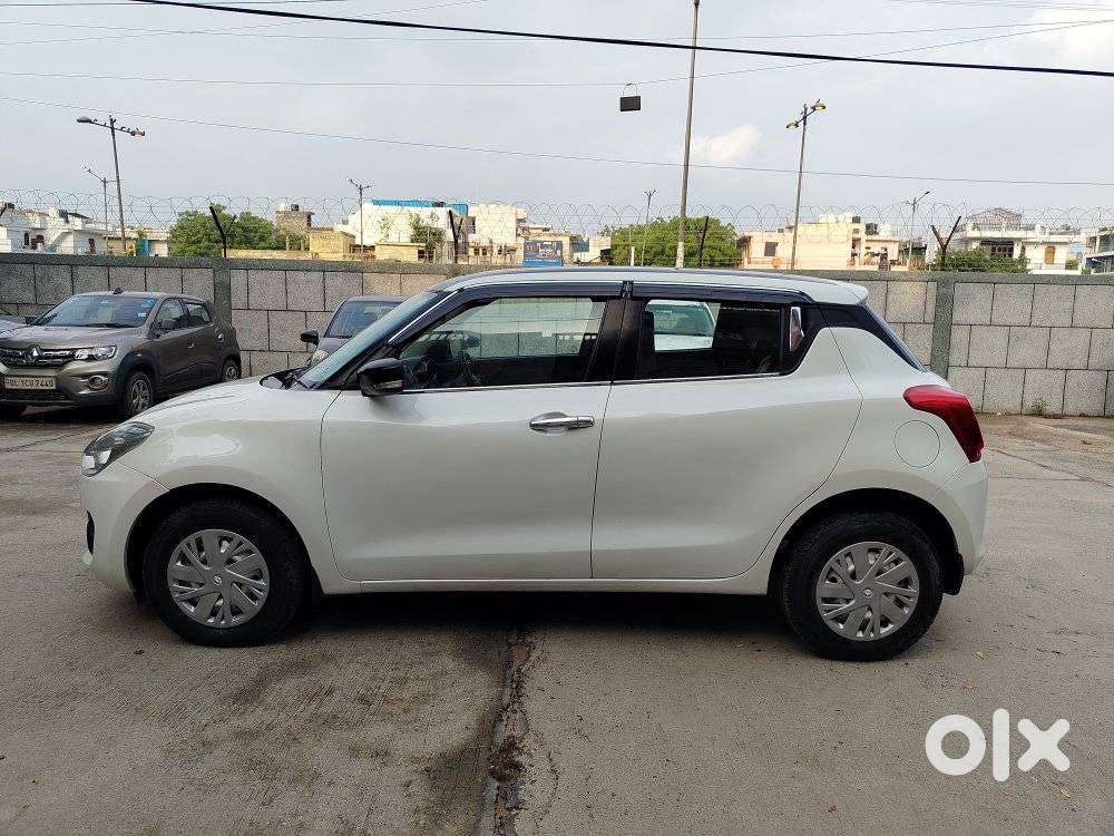 Maruti Suzuki Swift Vxi + Manual, 2022, Petrol