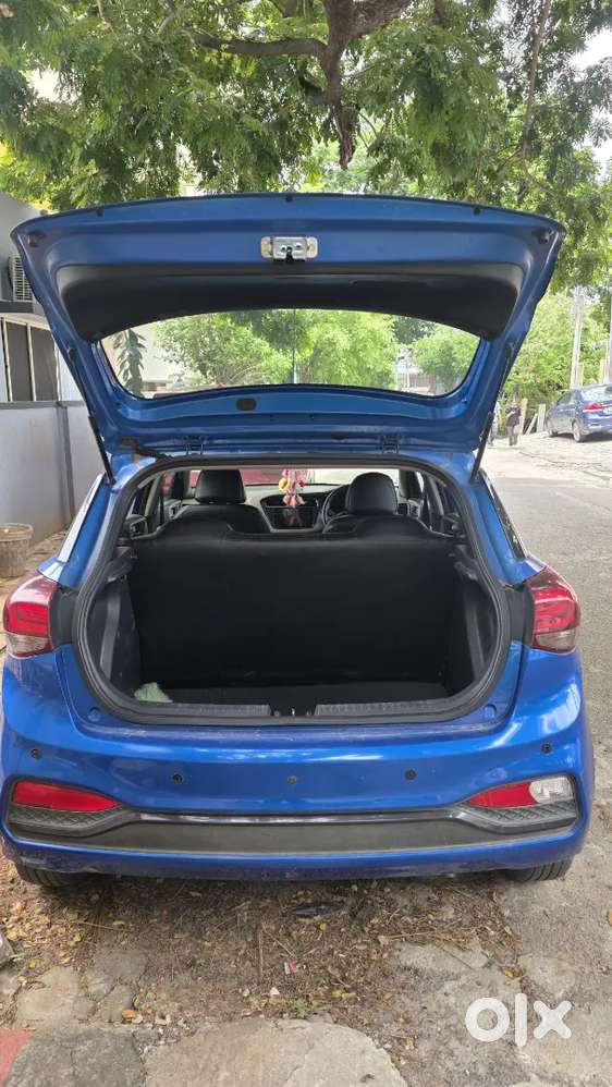 Hyundai I20 Top Model At  Low Km  Lady Driven