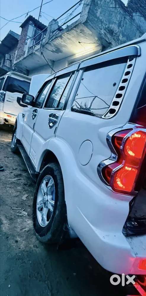 Mahindra Scorpio S6 Plus 2014 Diesel Manual