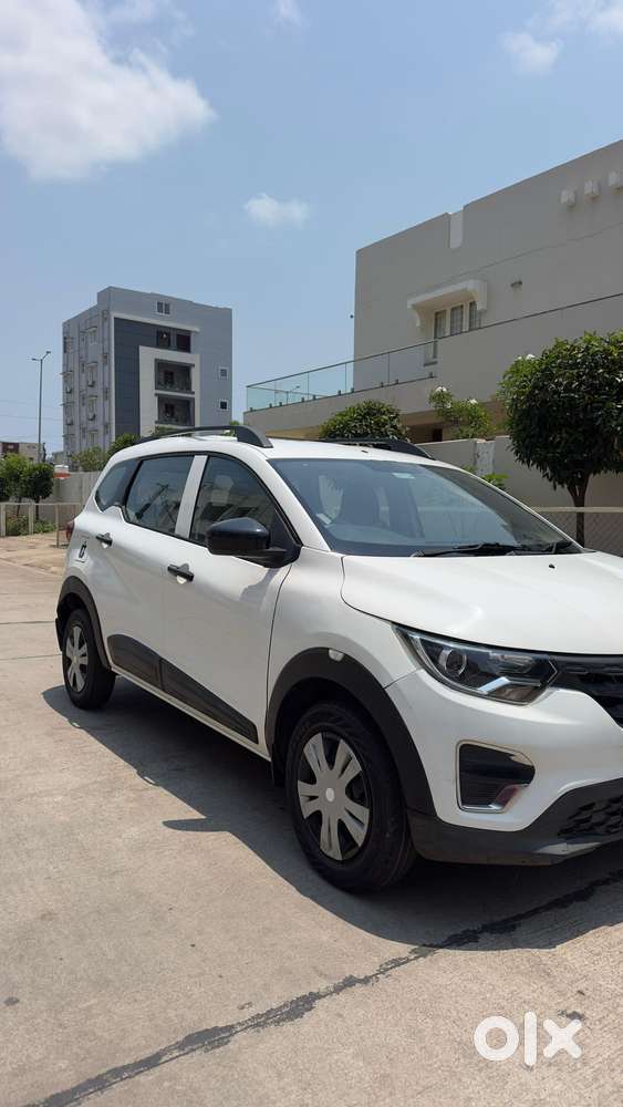 Renault Triber 1.0 Rxe, 2020, Petrol