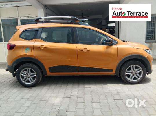 Renault Triber Rxz, 2022, Petrol