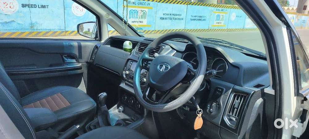 Tata Hexa 2.2 Xe 4x2 7 Str, 2017, Diesel