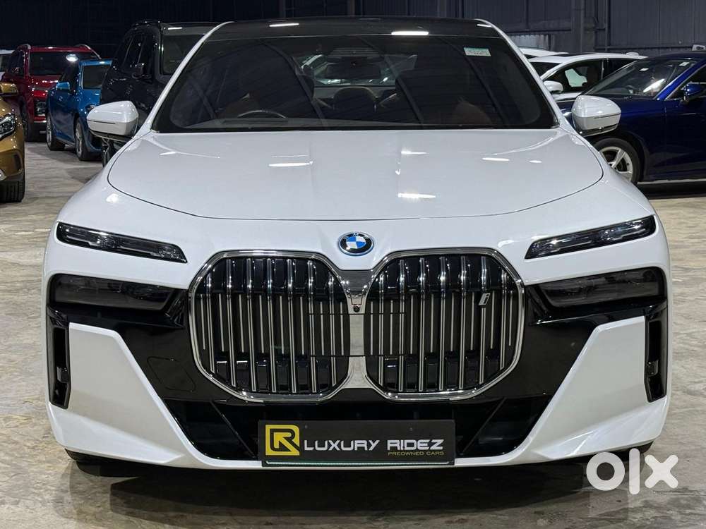 Bmw I7 Xdrive60, 2023, Electric
