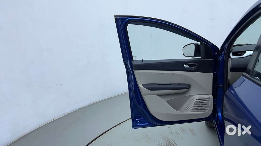Renault Triber Rxz Easy-r Amt, 2023, Petrol