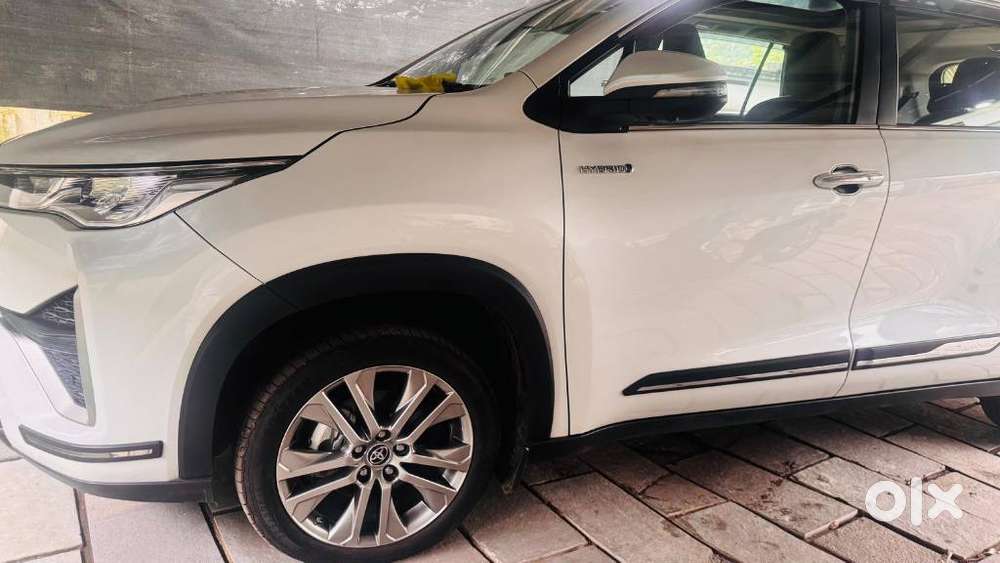 Toyota Innova Hycross 2.0 Zx (o) Hybrid 7 Str, 2023, Petrol