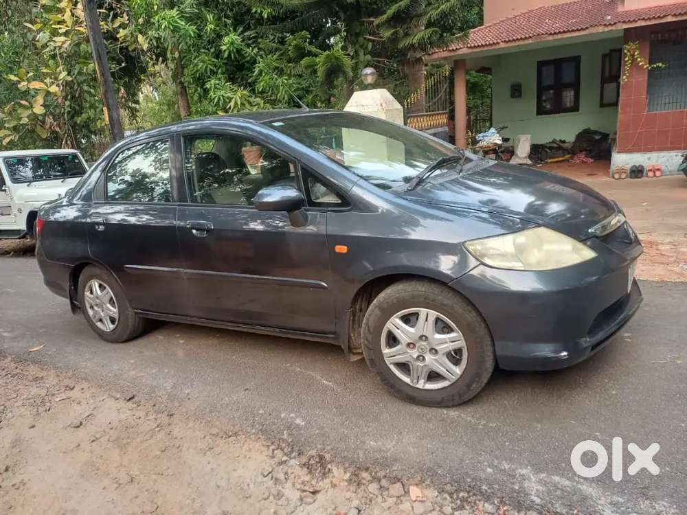 Honda City Zxi 2004 Petrol Well Maintained