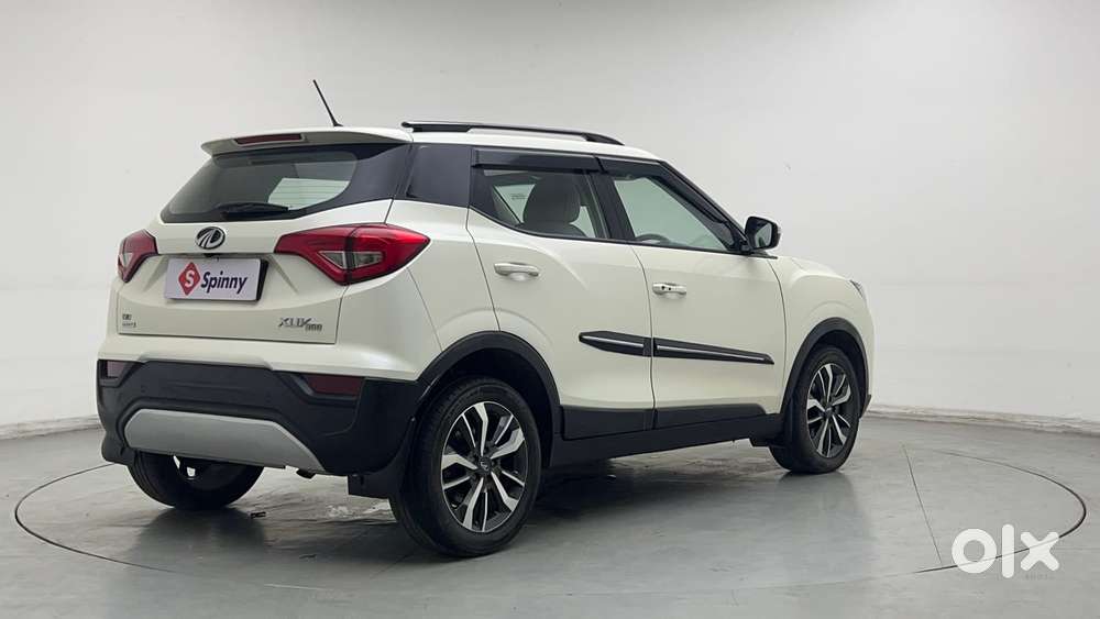 Mahindra Xuv300 1.2 W8 (o) Amt Petrol, 2022, Petrol