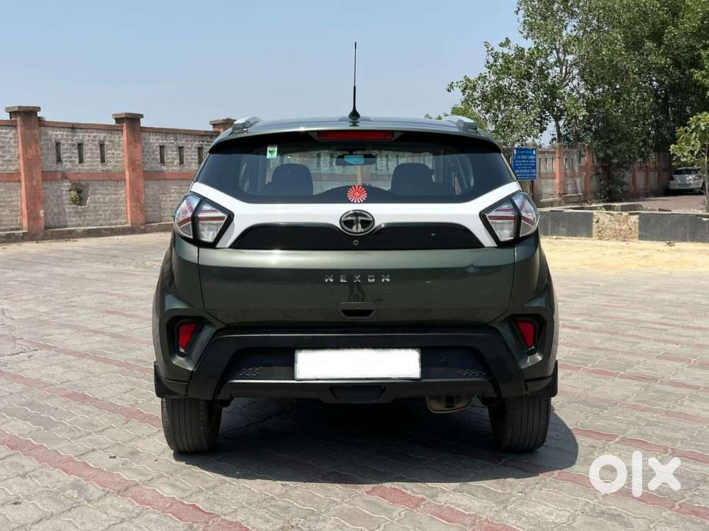 Tata Nexon 1.2 Revotron Xma Amt (s), 2023, Petrol