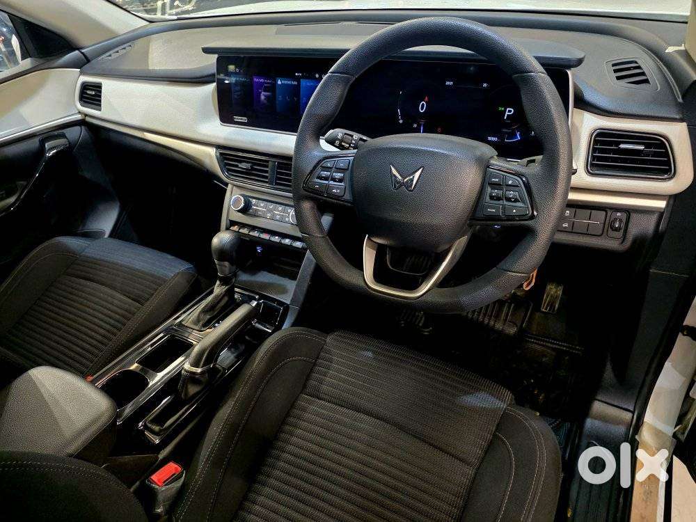 Mahindra Xuv700 2.2 Ax 5 Diesel At 7 Str, 2024, Diesel