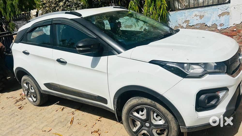 Tata Nexon Petrol 2022-one Handed Car