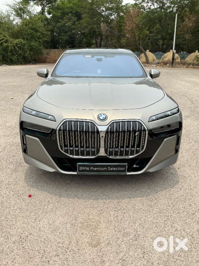 Bmw I7 Xdrive60, 2023, Electric