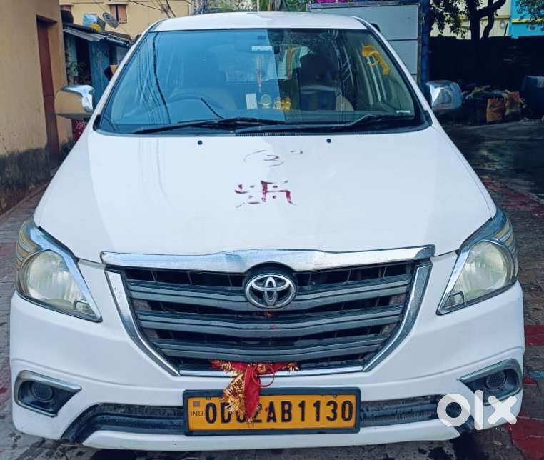 Toyota Innova 2.5 G (diesel) 8 Seater Bs Iv, 2016, Diesel