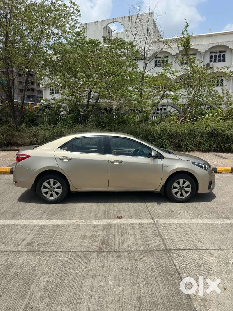 Toyota Corolla Altis 2015 Petrol Well Maintained