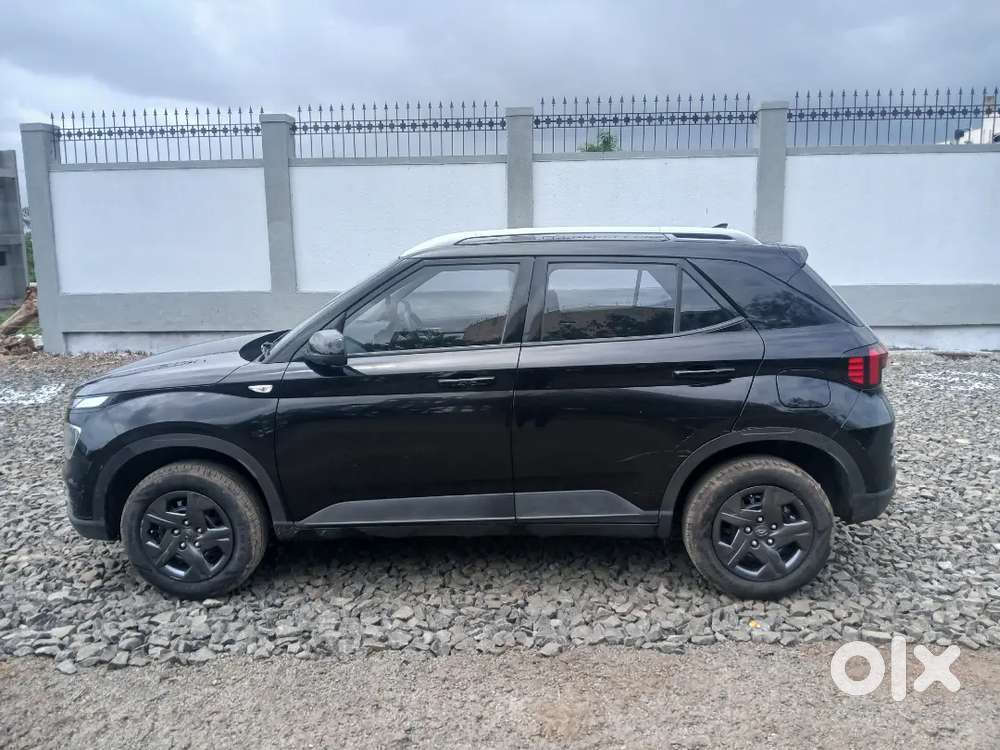 Hyundai Venue S Petrol 2023