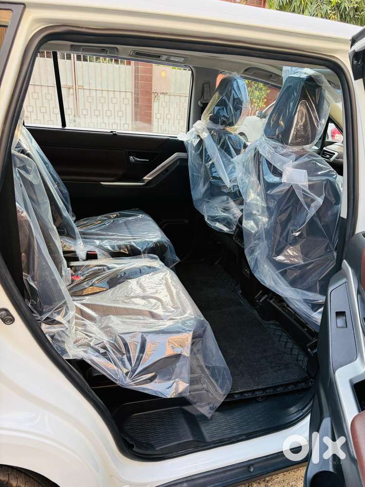 Toyota Innova Hycross 2.0 Vx (o) Hybrid 7 Str, 2025, Petrol