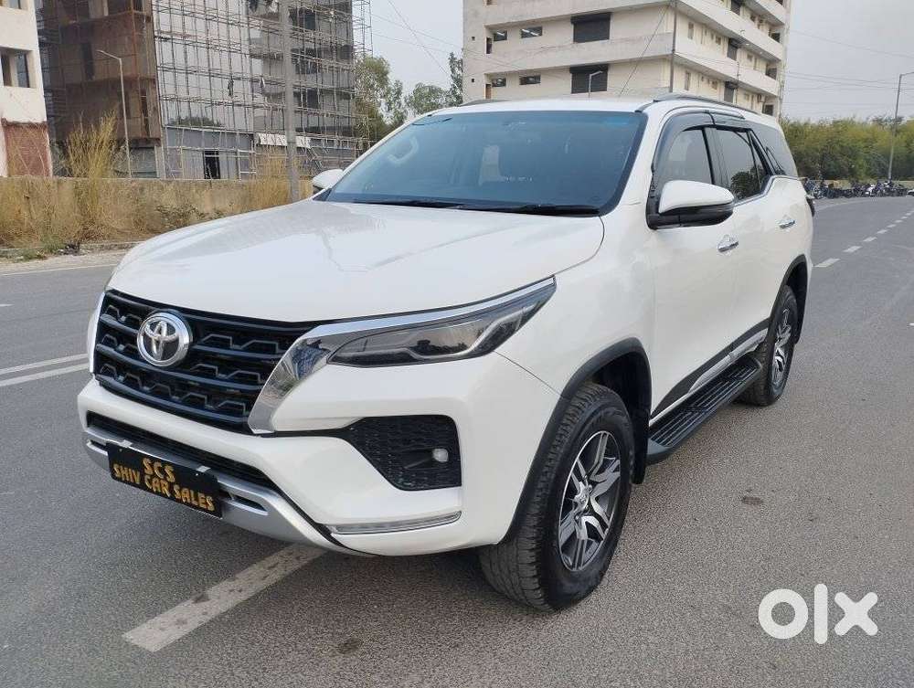 Toyota Fortuner 4x2 At 2.7 Petrol, 2025, Petrol