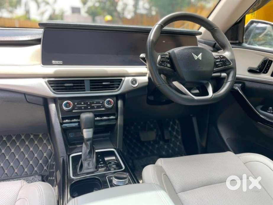 Mahindra Xuv700 2.2 Ax 7 Diesel At Luxury Pack Str, 2024, Diesel