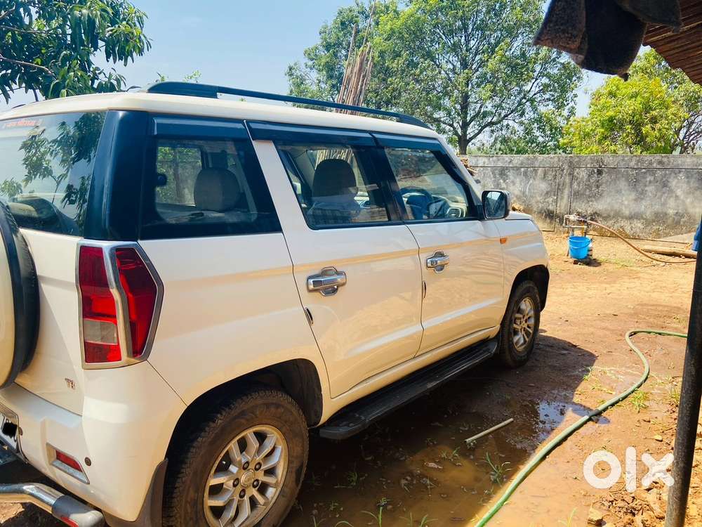 Mahindra Tuv 300 T8