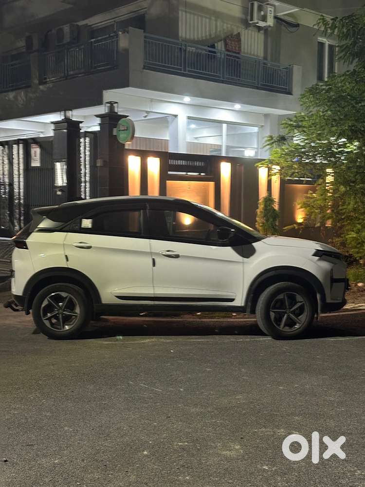 Tata Nexon Creative+ Ps Cng &ndash; Showroom Condition | Only 6,200 Km