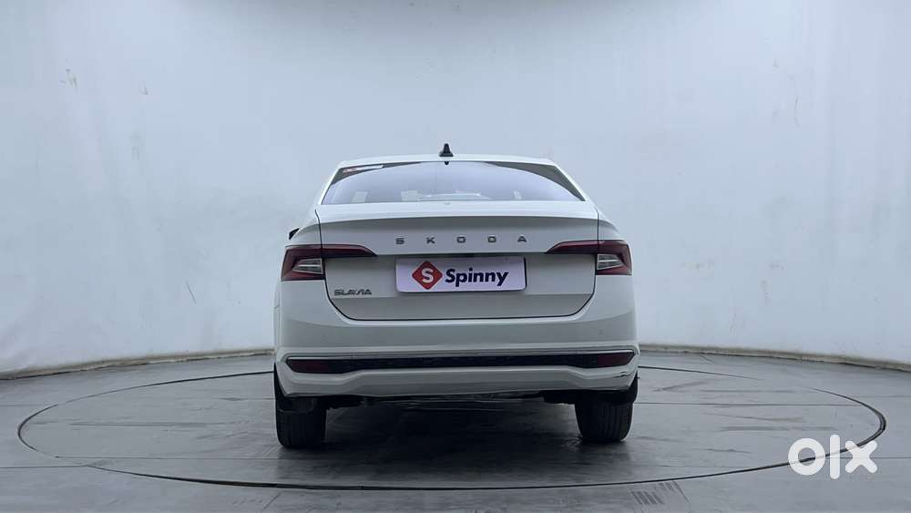 Skoda Slavia Style 1.0l Tsi Mt, 2022, Petrol
