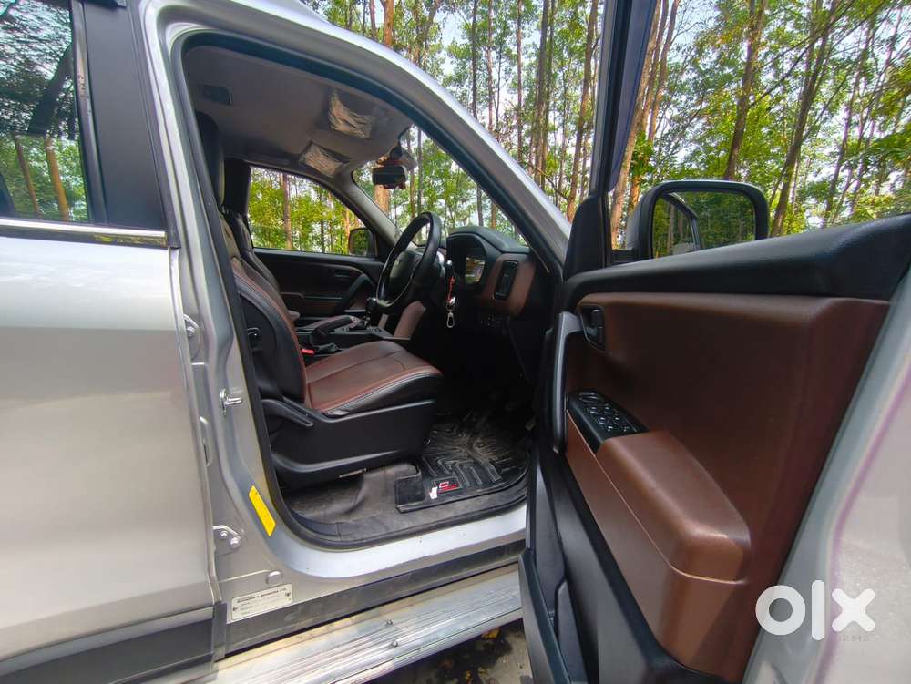 Mahindra Scorpio-n 2.2 Z2 Diesel Mt 7 Str, 2023, Petrol