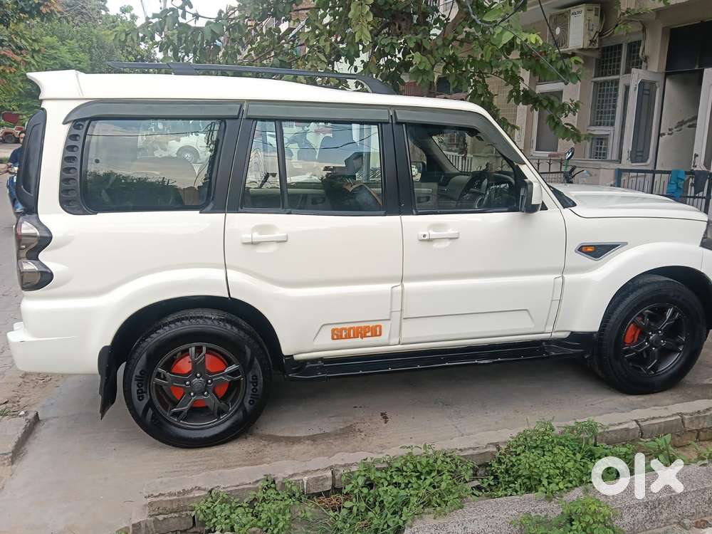 Mahindra Scorpio Classic 2.2 S 11 Mt 7 Str, 2017, Diesel