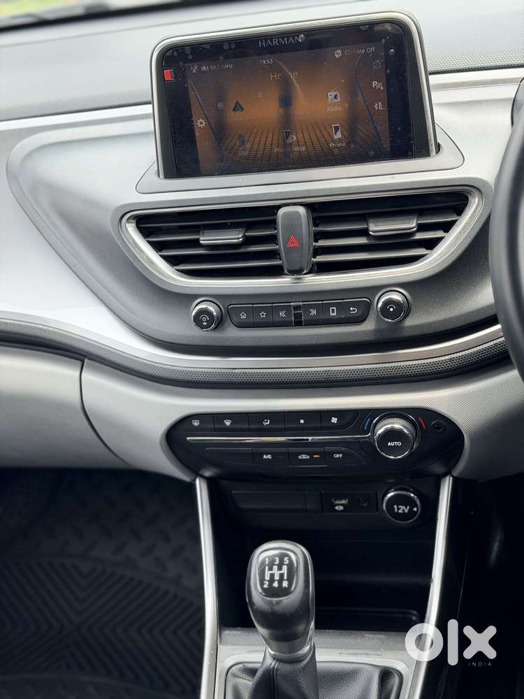 Tata Altroz 1.2 Xz (o), 2021, Petrol