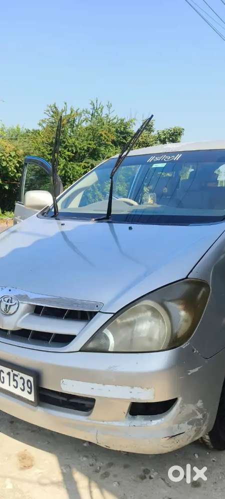 Toyota Innova Crysta 2006