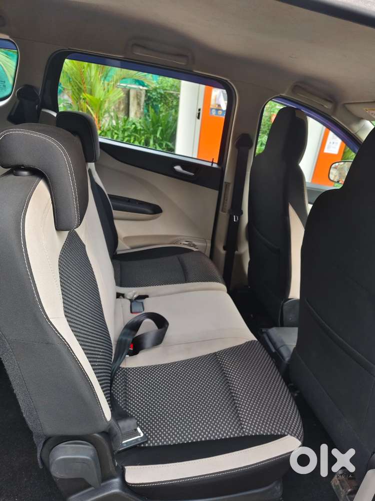 Renault Triber Rxz, 2022, Petrol
