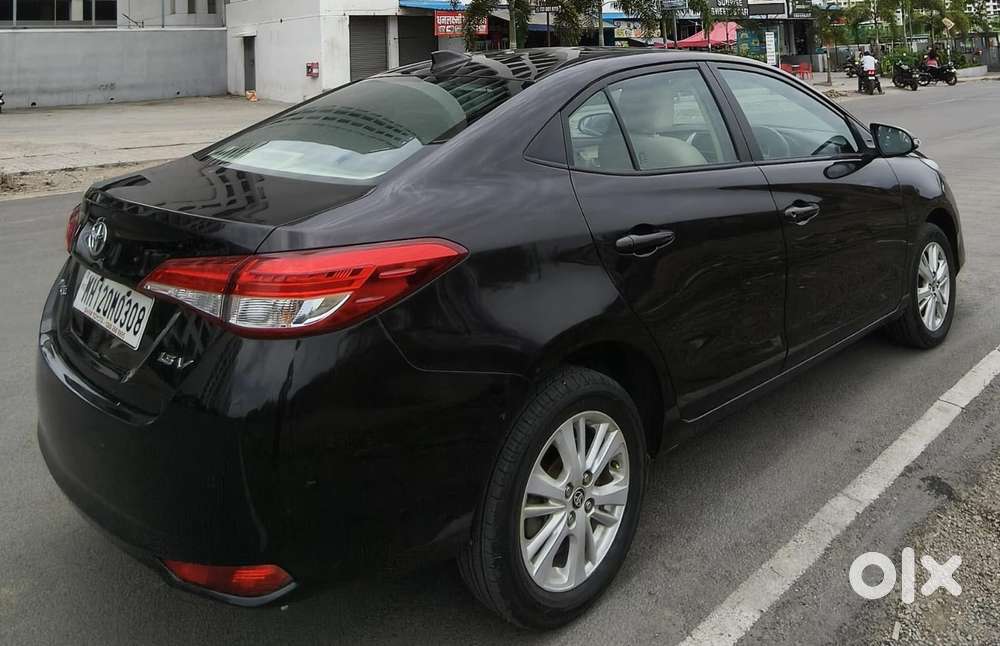 Toyota Yaris V Cvt, 2018, Petrol