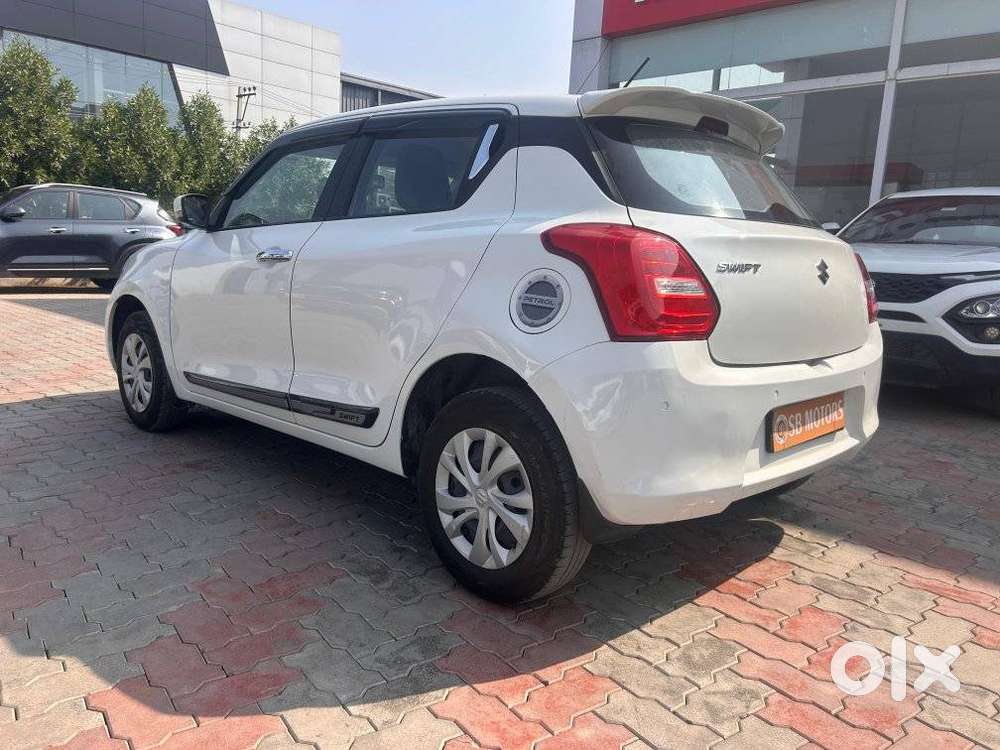 Maruti Suzuki Swift 2018 Vxi, 2022, Petrol