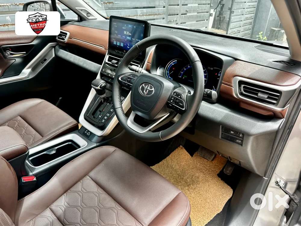 Toyota Innova Hycross 2.0 Zx (o) Hybrid 7 Str, 2025, Petrol